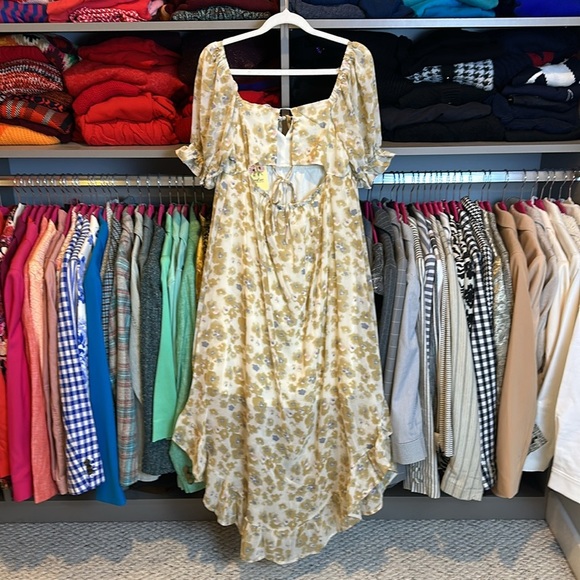 Entro white/tan floral short sleeve curve hem v neck lined midi dress size S NWT - Picture 3 of 3